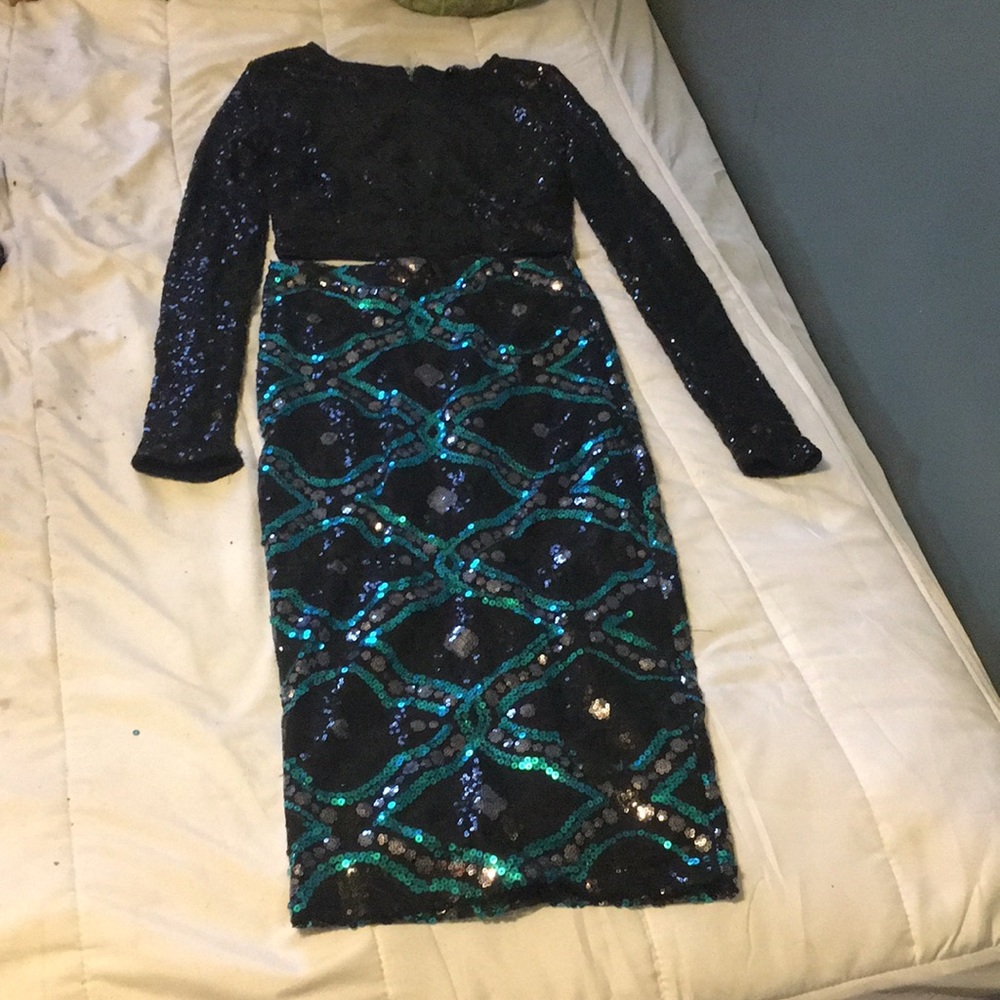 Outfit sequence top and bottom